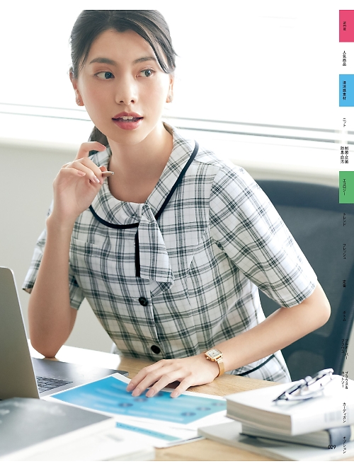 U82550 四分袖オーバーブラウスのカタログページにジャンプします